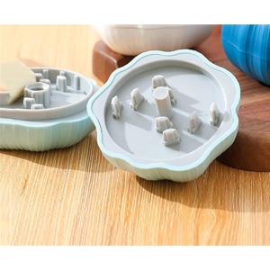 Presa Manuala pentru Usturoi, Flippy, Model Usturoi, 7 x 7.5 cm, din Plastic, Albastru Deschis - Img 4