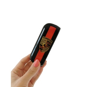 Set Husa Si Capac Plastic Flippy, pentru IQOS Iluma, de Protectie, Capac Magnetic, Anti Soc si Zgarieturi, 20 gr, 12 x 4 x 2.5 cm, Model Emblema Auto, Rosu/Negru - Img 2