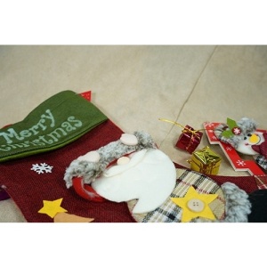 Ciorap Cadouri,Flippy, cu model Mos Craciun, rosu, marimea 20x40 cm, textil, interior - Img 3