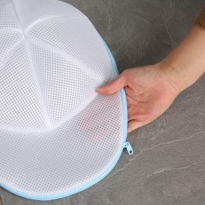 Husa de Spalare Sapca, Flippy, pentru Masina de Spalat, din Poliester, Circumferinta 53 cm, cu Fermoar, cu Suport Sapca, Alb/Albastru - Img 5