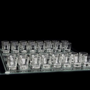 Joc de sah Flippy din sticla cu pahare pentru shoturi, 35x35 cm, transparent - Img 3