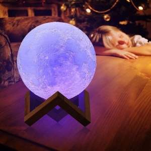 Lampa de veghe luna 3D Moon Light, lumina multicolora cu LED, 7 culori, schimbare culoare prin atingere, alimentare baterii, fara acumulator, stand din plastic inclus, 18 cm, Flippy - Img 9