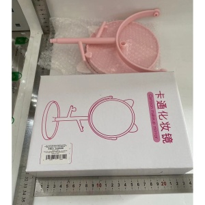 Oglina Cosmetica cu Picior, Flippy, HD, Rotire 360 Grade, 15 cm Diametru, Suport Bijuterii Baza Rotunda + 2 Brate, Model cu Urechi, 31 x 14.5 x 15 cm, din Plastic, Roz/Alb - Img 4