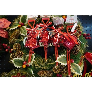 Ornament de brad clopotel cu paiete, Flippy, rosu, lemn, 25 cm - Img 3