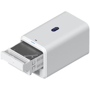 Ubiquiti UniFi UNAS-2-W-EU Network Attached Storage with (2) 3.5inch HDD bays, 2.5 GbE networking, USB-C connectivity, and an included PoE++ adapter, all in a compact footprint UNAS-2-W-EU - Img 2