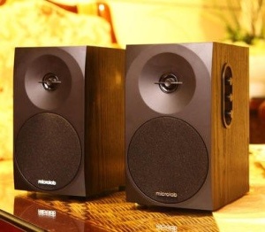 Microlab B70BT Aktivni drveni zvucnici 2.0 20W RMS(2x10W) 3,5mm Bluetooth - Img 4