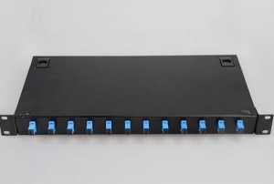 Optički patch panel sa 12 konektora SC/UPC sa kliznim mehanizmom 1U