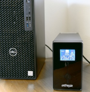 EG-UPS-034 Gembird UPS sa stabilizatorom 1500VA 900W LCD