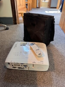 Epson EB-X49 Projector, XGA, 3LCD, 3600 lumen, 16.000:1, 5W speaker, LAN, HDMI, USB, VGA V11H982040