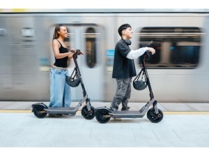 Elektricni trotinet SEGWAY NINEBOT E3 Pro E Silver - Img 5