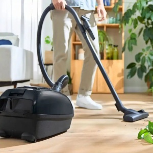 Usisivač Bosch BGB38BA1/snaga 600W/sa kesom/crni - Img 2