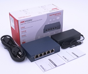 DS-3E0106P-E/M - 4-portni 100 Mbps PoE+2x uplink - Img 2