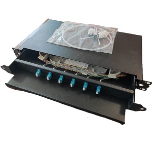 Optički patch panel sa 12 konektora LC/UPC sa kliznim mehanizmom 1 U