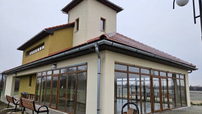 🏗️ Proiect finalizat: Tâmplărie PVC la comandă pentru o construcție cu dimensiuni atipice
