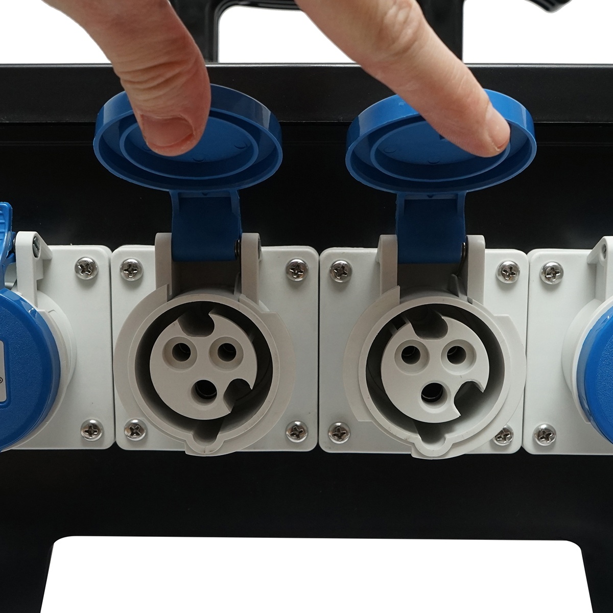 Tablou grup prize organizare santier portabil 2x415V/16A, 2x415V/32A, 4x250V/16A, 370x340x330mm IP44/54 SUNTREE , Cod: DISPK26, Marca: SUNTREE