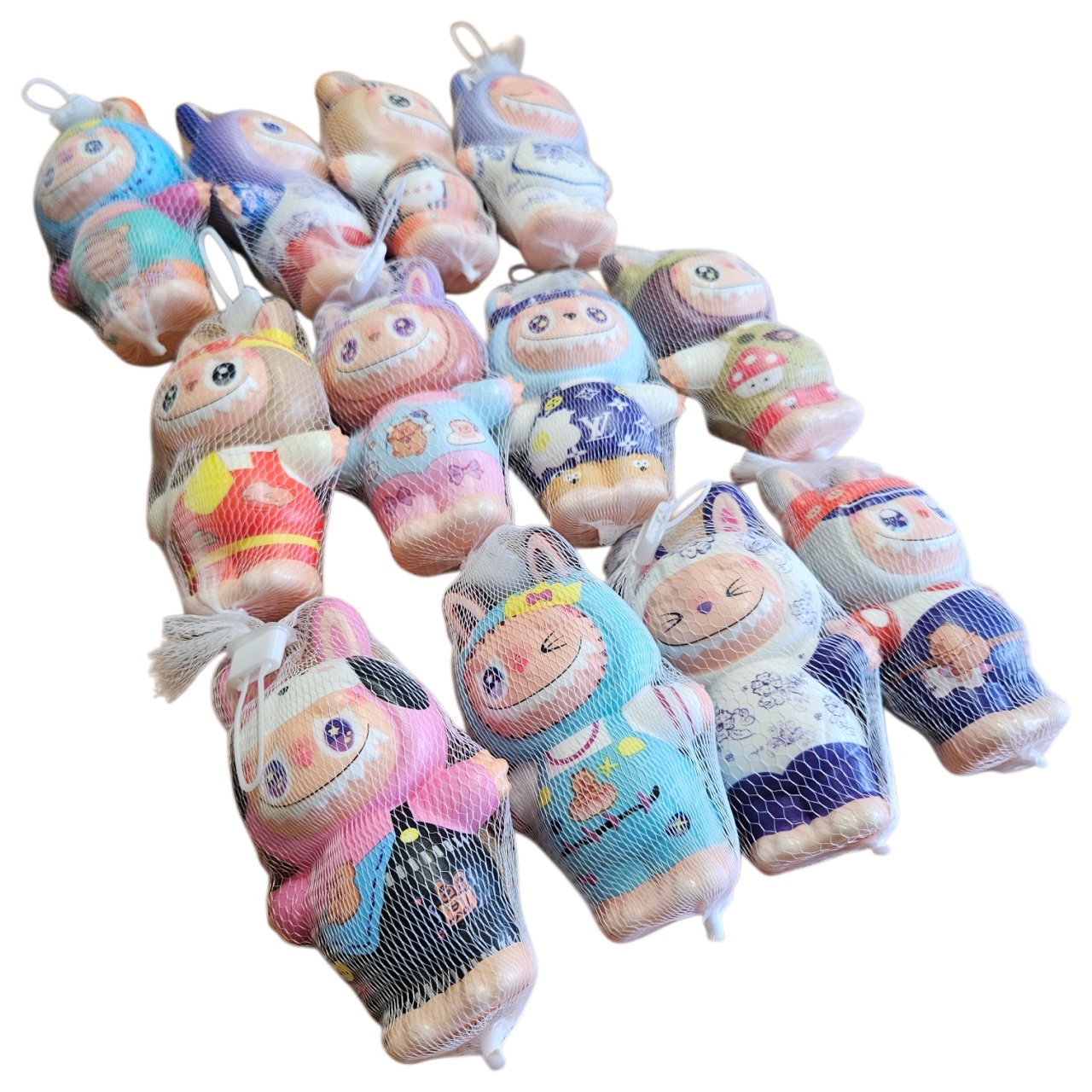 Squishy Labubu Color – 15 cm – Jucărie Antistres (Model 4)