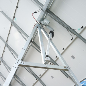 Sistem complet montare, structura tracker solar automat 9 KW, est-vest 16 panouri de 570W Breckner Germany, BK77958 - Img 8