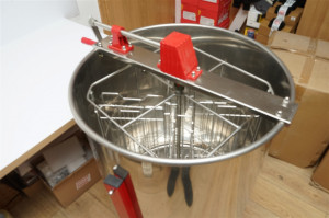 Centrifuga manuala apicola, extractor miere din inox cu 4 rame, Cod: DISKS92 - Img 4
