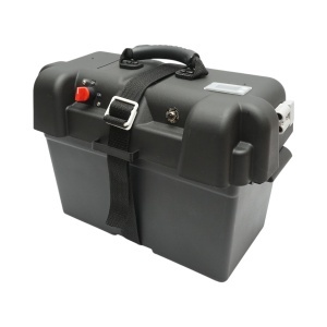 Cutie baterie auto 12V cu voltmetru DC 6-30V, intrerupator alimentare 100A, priza bricheta, afisaj LCD, 2xUSB 360x180x235mm, DISTP66