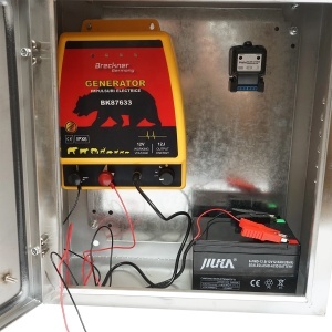 Aparat generator impulsuri 12 Joule, DC12V/220V cu panou solar 30W si baterie 12V 12Ah cutie din inox pentru gard electric Breckner Germany, BRECKNER GERMANY, BK87633 - Img 2