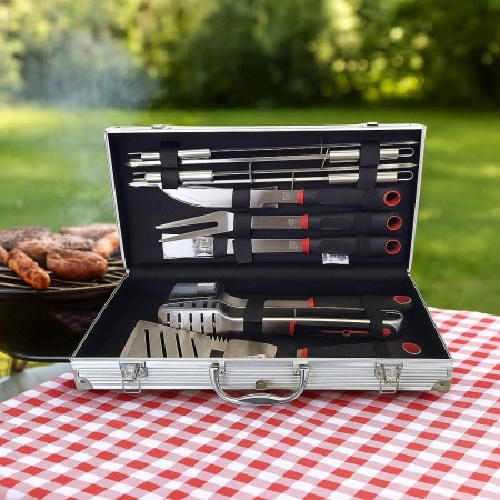 Луксозен Комплект от 11 Инструмента за Барбекю в Алуминиев Куфар – Идеалният Избор за Перфектно Барбекю