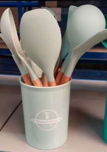 Комплект кухненски прибори 11 бр.