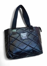 Уникално практична и стилна дамска чанта / Широчина - 37см, Височина - 39см - Img 2