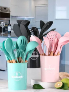 Комплект кухненски прибори 11 бр.