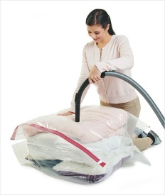 Вакуумиращи пликове за съхранение на дрехи и аксесоари