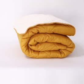 Олекотена зимна завивка с полар – топлина и уют в студените нощи