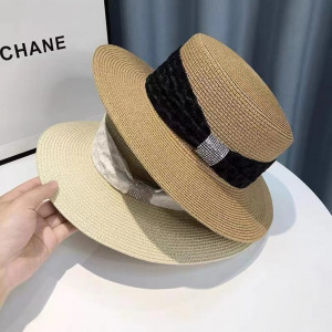 Сламена шапка с кристали - много елегантна