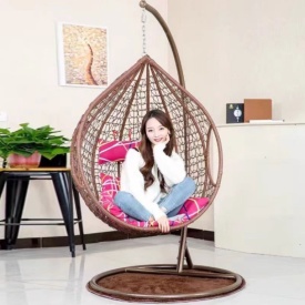 Градинска люлка от PVC ратан с метална конструкция 