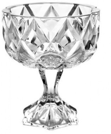 Два броя стъклени купички с високо столче – елегантност и практичност за всяка трапеза