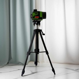 4D Лазерен нивелир с тринога
