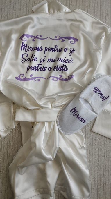 Halat satin și papuci