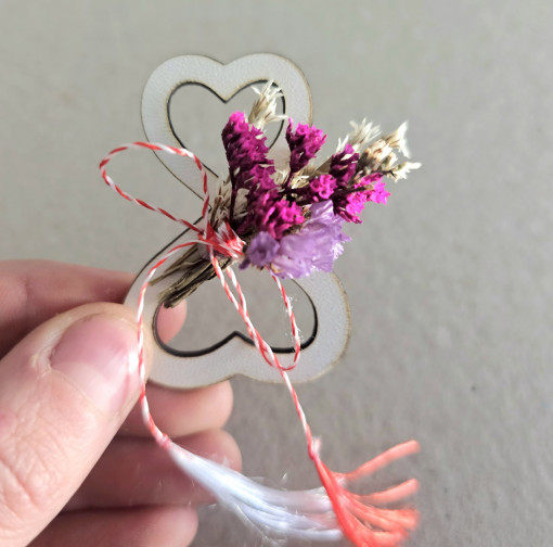 Martisor cu flori uscate 8 martie