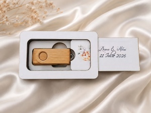 Cutie din lemn pentru USB Stick personalizata