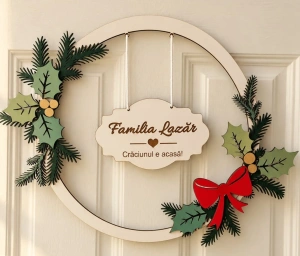 Coroniță de Crăciun pentru ușă din MDF, personalizată cu numele familiei