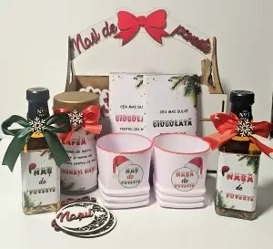 Coș cadou de Crăciun pentru nași – Set cadou premium pentru sărbători