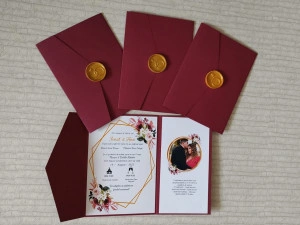Invitatie cu sigiuliu auriu