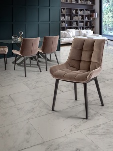 SCAUN DINING DEVANY, 86 CM, PIATRA/NEGRU MAT, TAPITERIE DIN CATIFEA SI PICIOARE DIN METAL, STIL MODERN