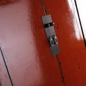 DULAP NALBARI REF. 22392, DIN LEMN MASIV DE PIN RECICLAT SI METAL, STIL VINTAGE, VIC - Img 3