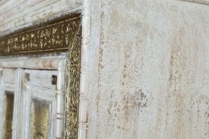 DULAP 6483, ALB/BRONZ, LEMN DE MANGO SI DETALII DIN BRONZ, STIL VINTAGE G&C - Img 5