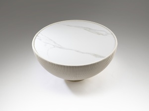 MASUTA DE CAFEA CANDY, 72 CM, EFECT DE MARMURA ALBA/AURIU/ALB, BLAT DIN PIATRA SINTERIZATA SI PICIOR DIN PIELE SI METAL, STIL MODERN - Img 3