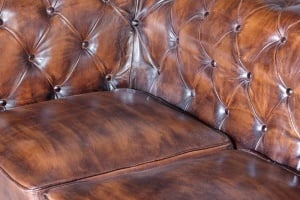 CANAPEA 200CM, MARO ANTICHIZAT, DIN PIELE, STIL CHESTERFIELD - Img 5
