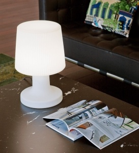 LAMPA DE MASA CARMEN 45 PENTRU INTERIOR, CONFECTIONATA DIN POLIETILENA, ALBA