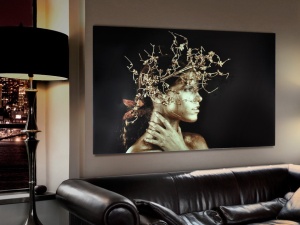 TABLOU DECORATIV MUJER DORADA, 150x100 CM, DIN STICLA SECURIZATA, STIL MODERN