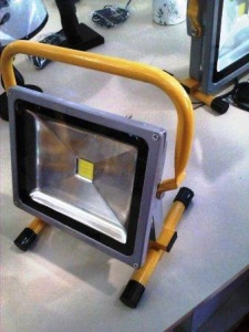 Suport Metalic Compatibil Proiector LED 30W