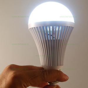 Bec LED E27 9W Glob Mat Acumulator