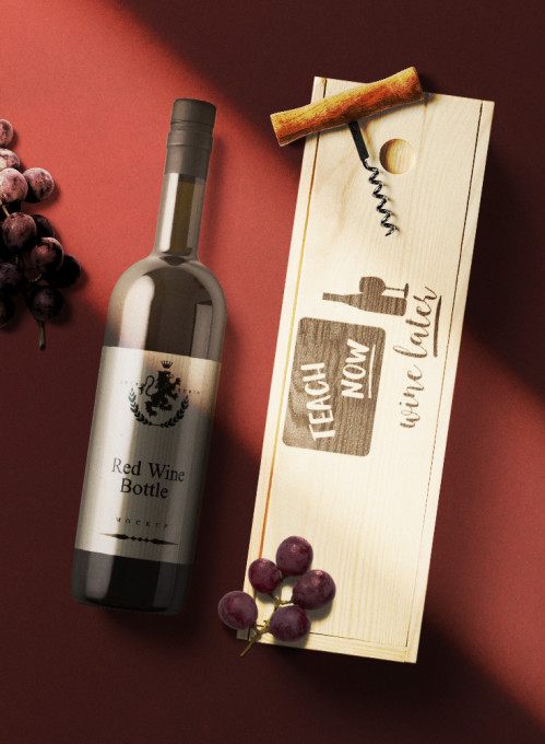 Cutie personalizata din lemn pentru vin Teach now wine later